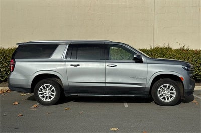 2024 Chevrolet Suburban 4WD LT