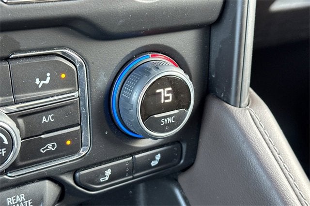 2024 Chevrolet Suburban 4WD LT