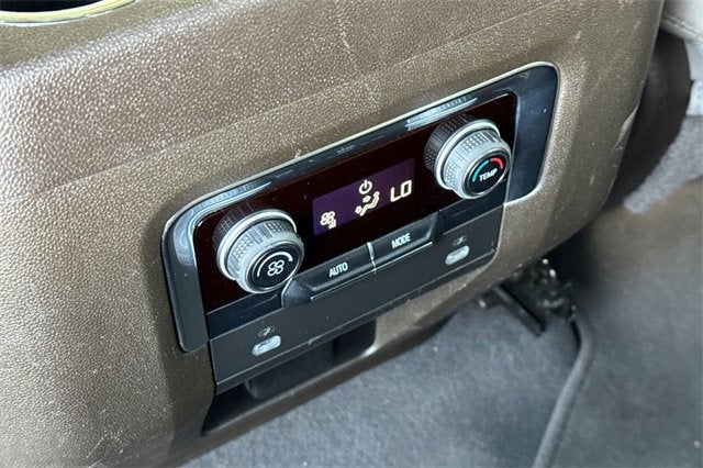 2024 Chevrolet Suburban 4WD LT