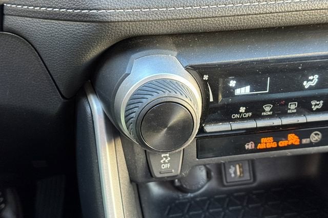 2024 Toyota RAV4 LE AWD (Natl)