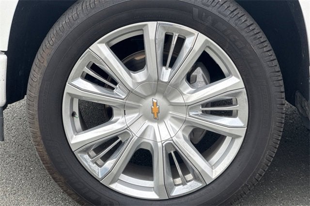 2022 Chevrolet Silverado 1500 Crew Cab Standard Box 4-Wheel Drive High Country