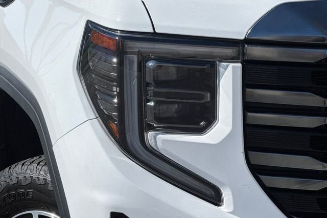 2022 GMC Sierra 1500 Crew Cab Short Box 4-Wheel Drive AT4