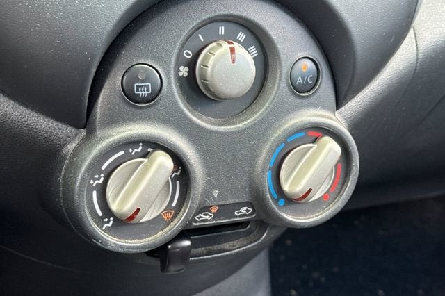 2013 Nissan Versa 4dr Sdn CVT 1.6 SL