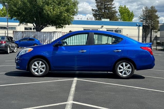 2013 Nissan Versa 4dr Sdn CVT 1.6 SL