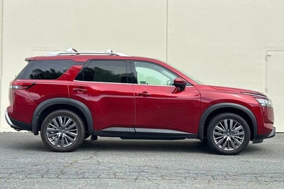 2024 Nissan Pathfinder SL 2WD