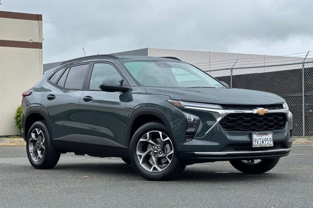 2025 Chevrolet Trax FWD 4dr LT