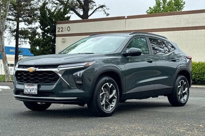 2025 Chevrolet Trax FWD 4dr LT