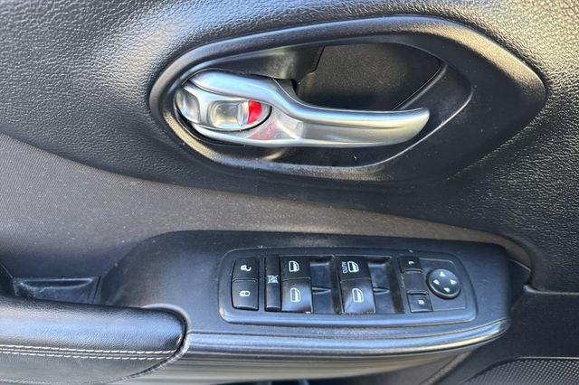 2017 Jeep Cherokee Sport