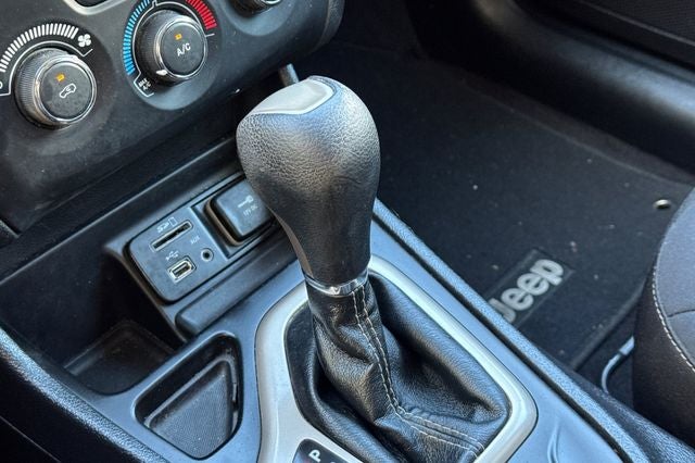 2017 Jeep Cherokee Sport