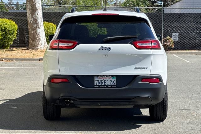 2017 Jeep Cherokee Sport