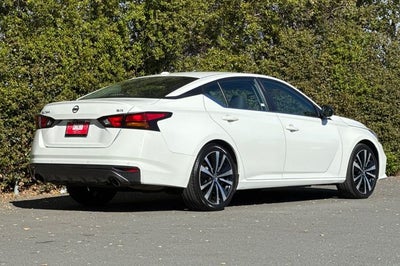 2022 Nissan Altima 2.5 SR SR