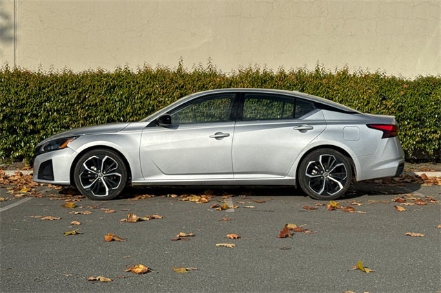2023 Nissan Altima 2.5 SR SR