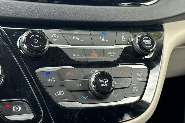 2023 Chrysler Pacifica Touring L TOURING