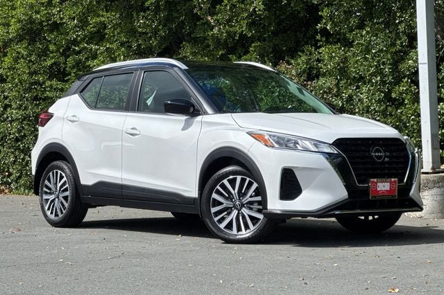 2022 Nissan Kicks SV