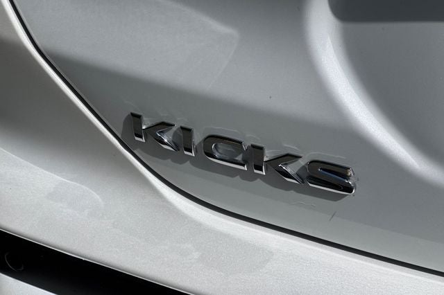 2022 Nissan Kicks SV