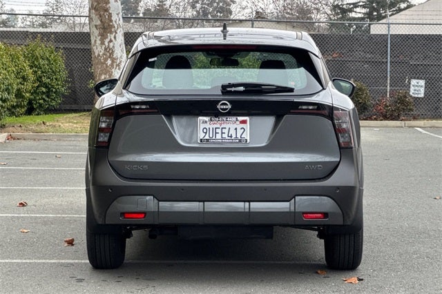 2025 Nissan Kicks S