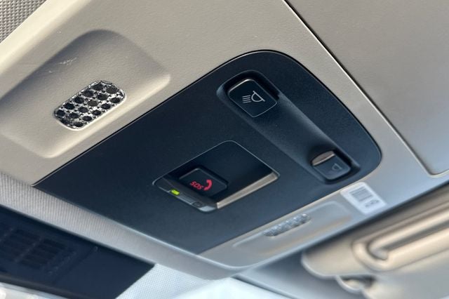 2025 Toyota Camry LE LE HYBRID