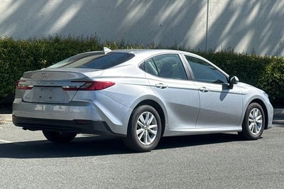 2025 Toyota Camry LE LE HYBRID
