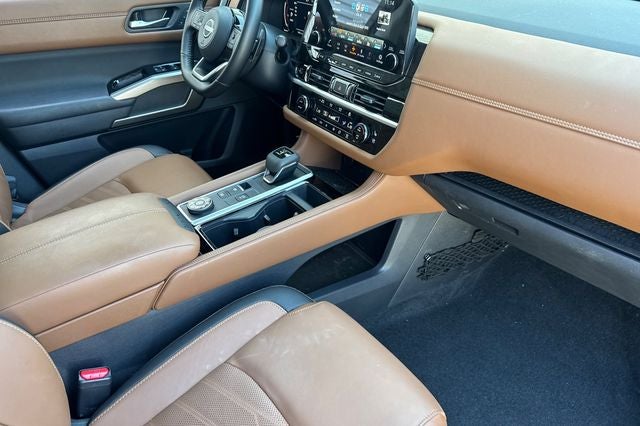 2025 Nissan Pathfinder Platinum PLATINUM 4WD