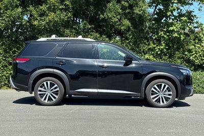 2025 Nissan Pathfinder Platinum PLATINUM 4WD