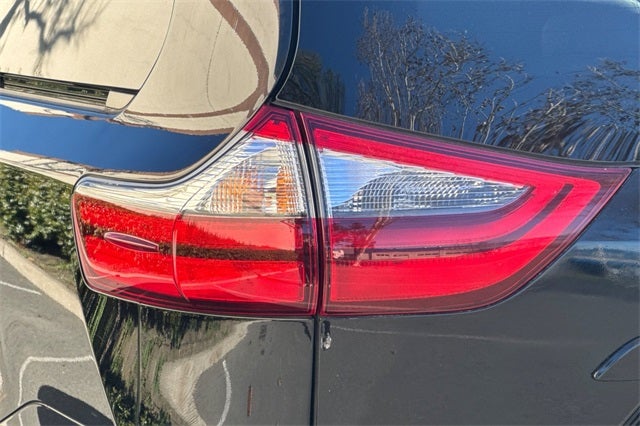 2020 Toyota Sienna XLE 7 Passenger