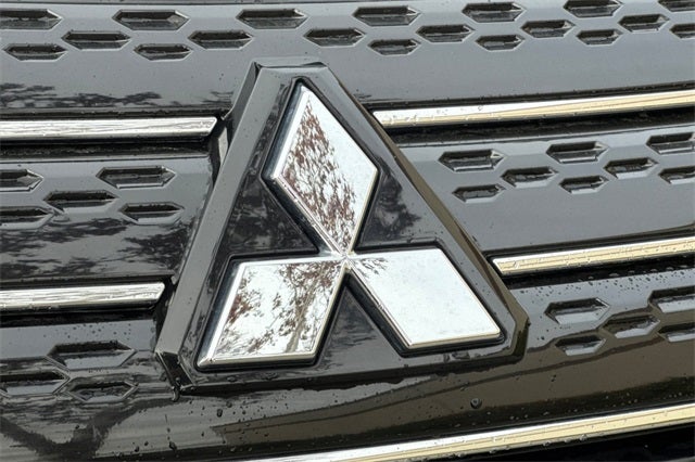 2024 Mitsubishi Outlander SE SE