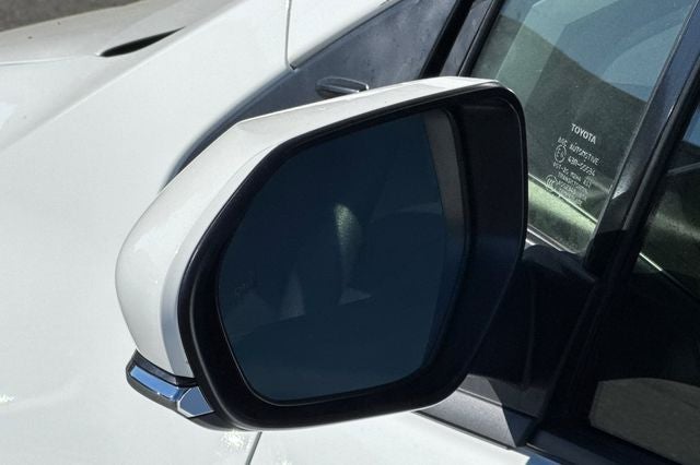 2022 Toyota Prius LE LE FWD