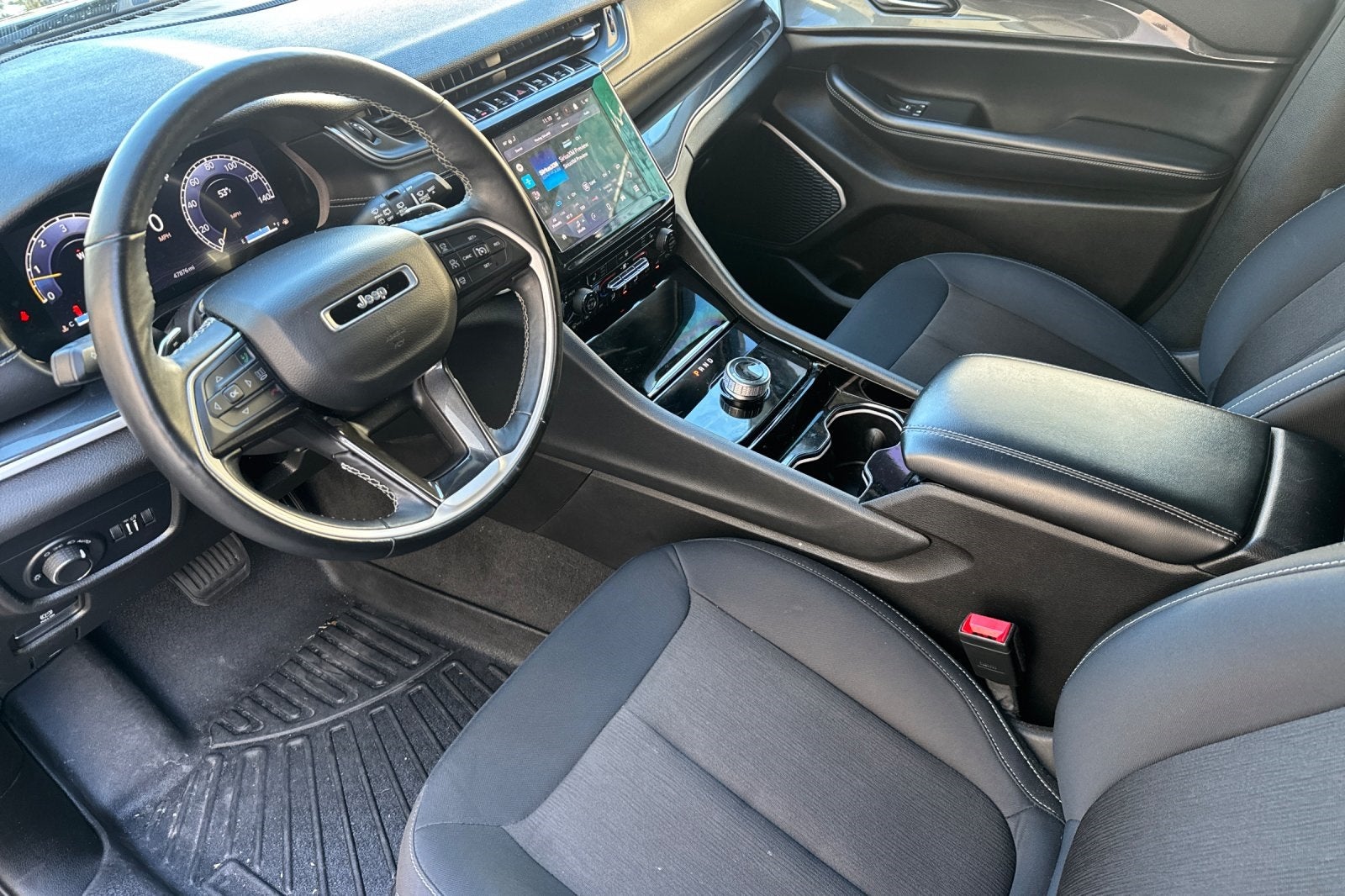 2022 Jeep Grand Cherokee L Laredo