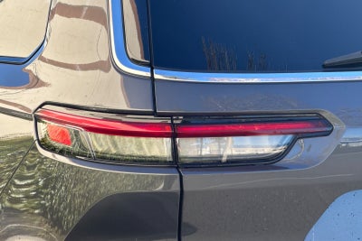 2022 Jeep Grand Cherokee L Laredo