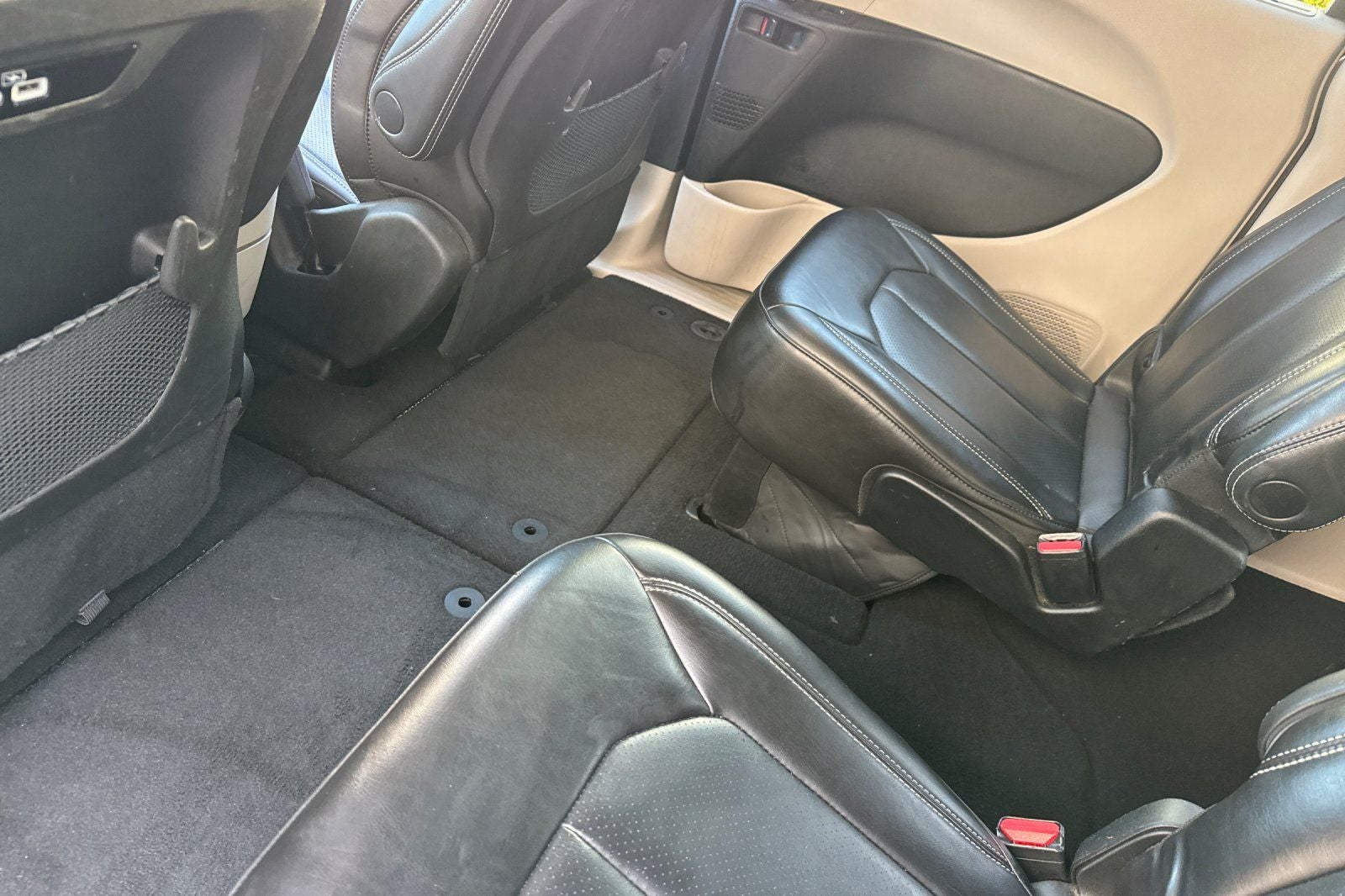 2023 Chrysler Pacifica Touring L touring