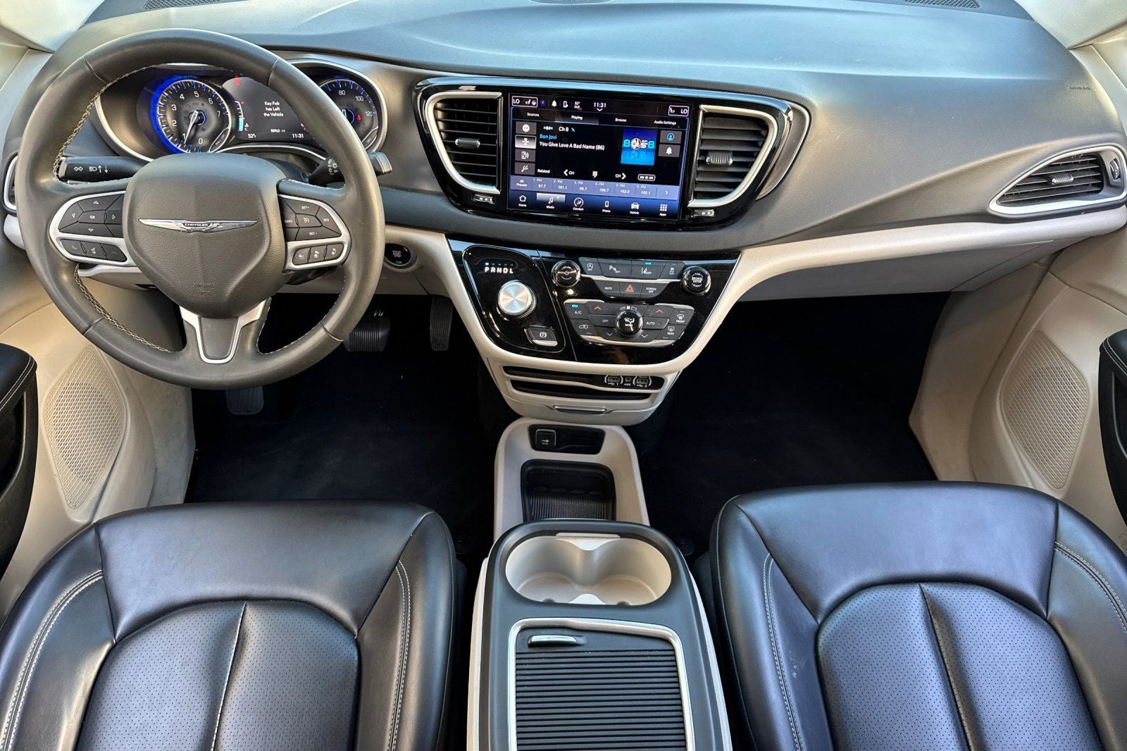 2023 Chrysler Pacifica Touring L touring