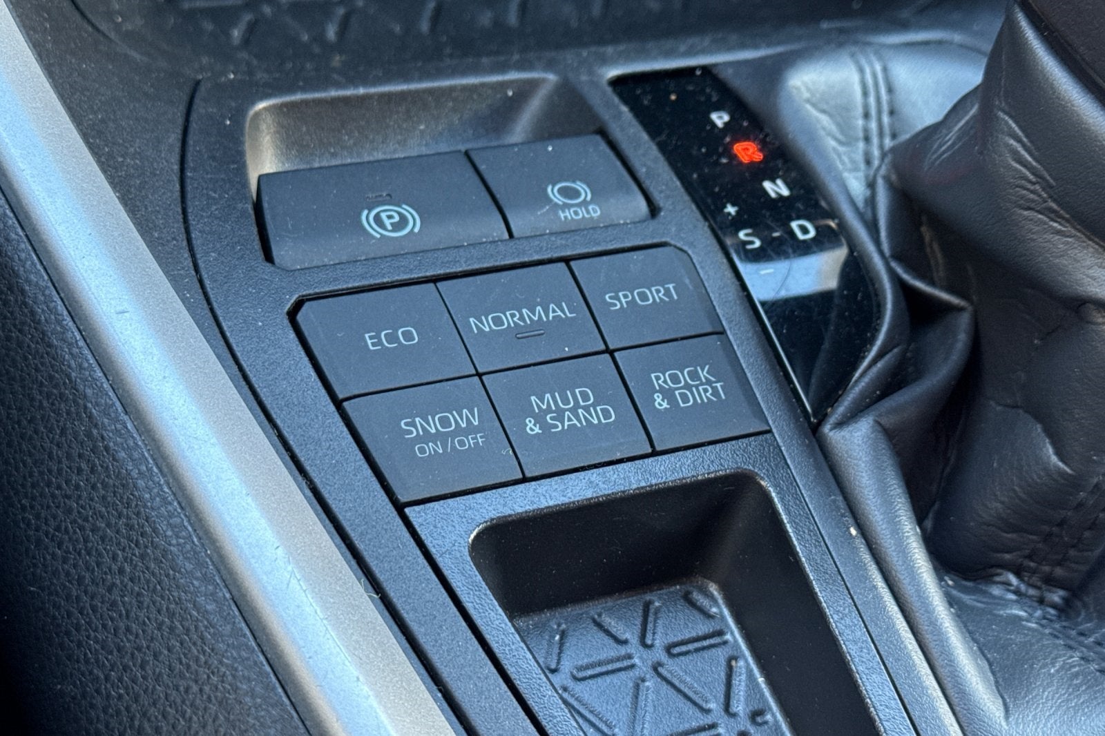 2024 Toyota RAV4 LE LE