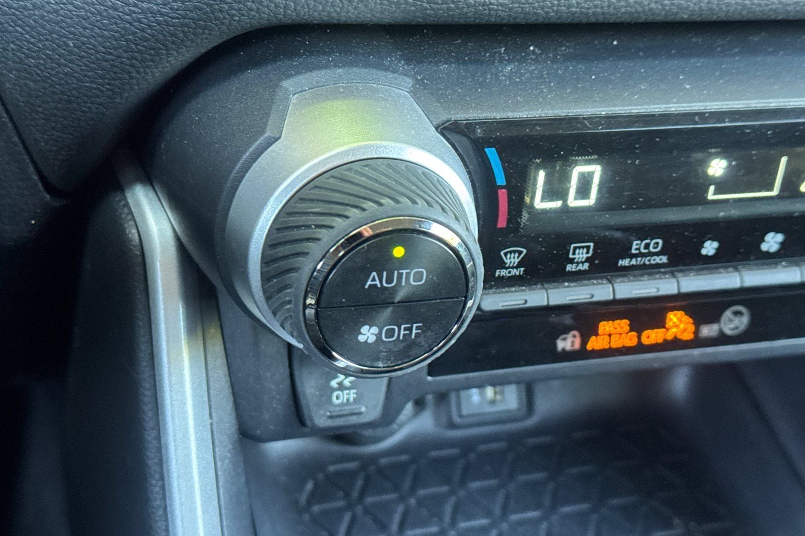 2024 Toyota RAV4 XLE XLE