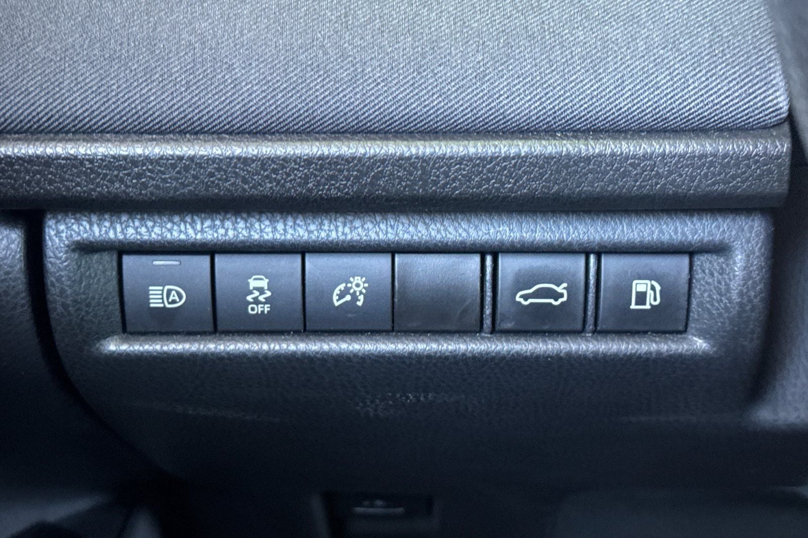 2025 Toyota Camry LE LE