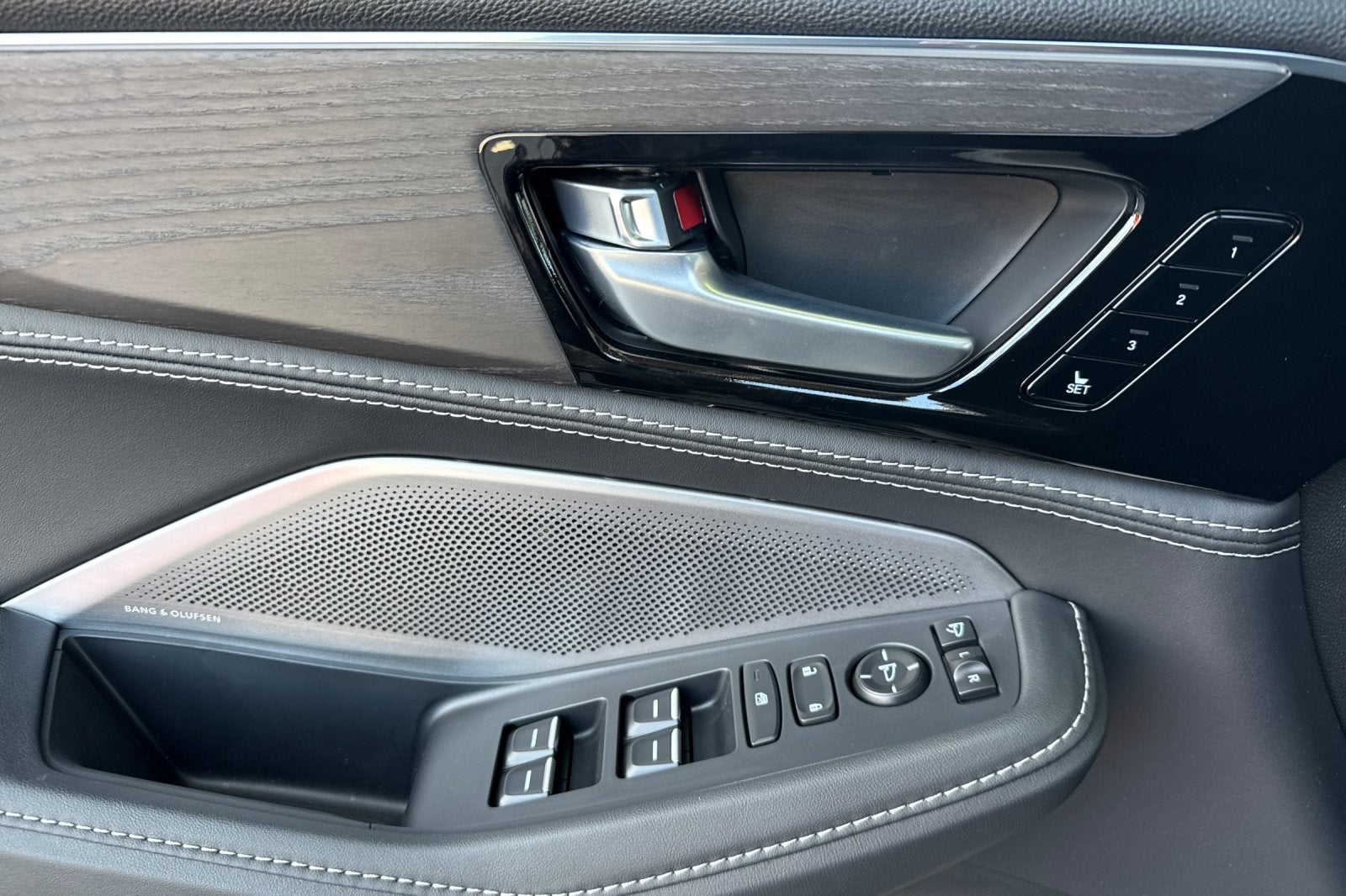 2026 Acura MDX SH-AWD ADVANCE