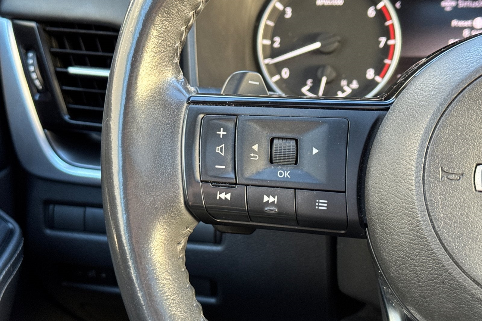 2022 Nissan Rogue SV Premium