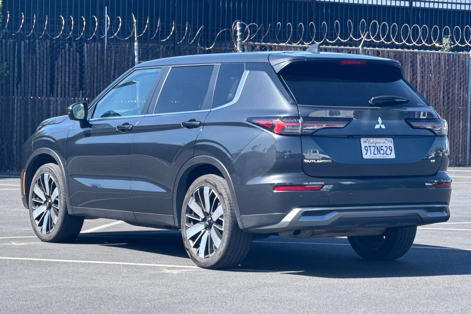 2025 Mitsubishi Outlander SE