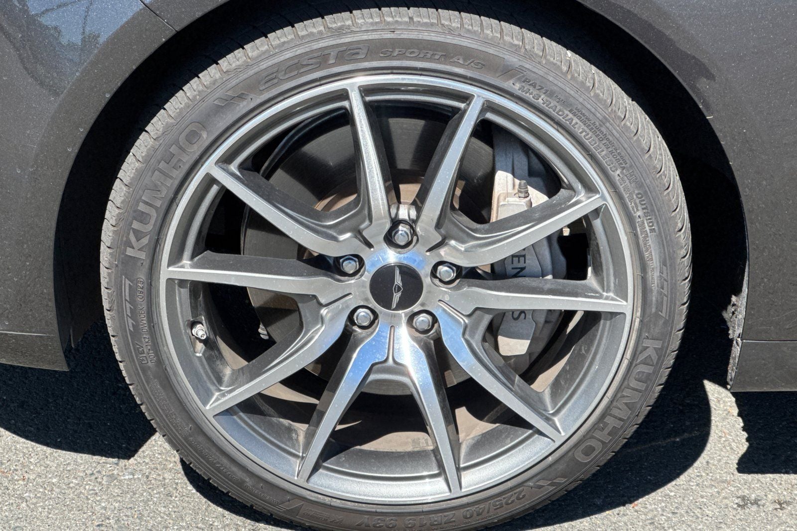 2025 Genesis G70 2.5T