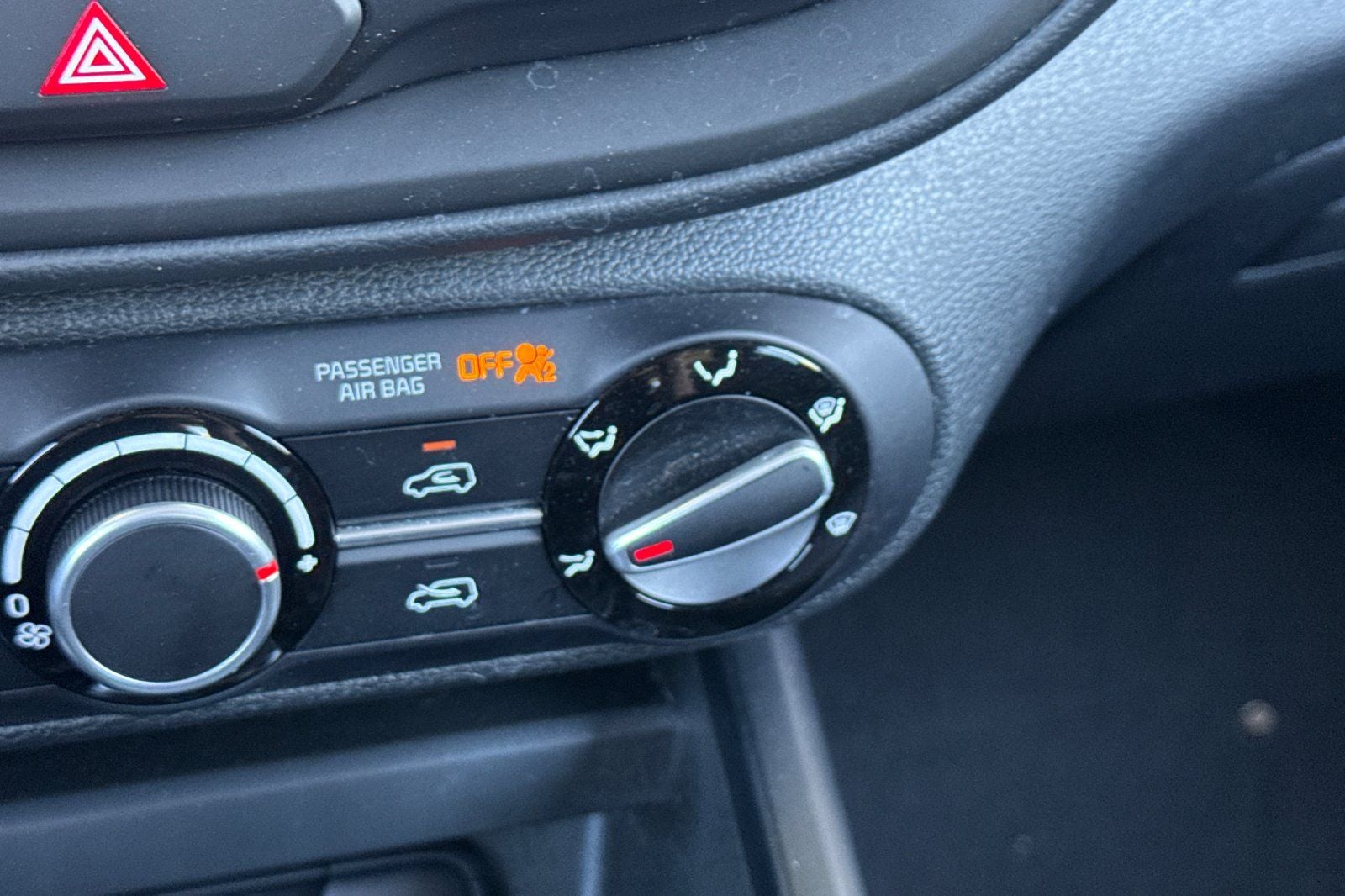 2025 Kia Soul LX TECHNOLOGY