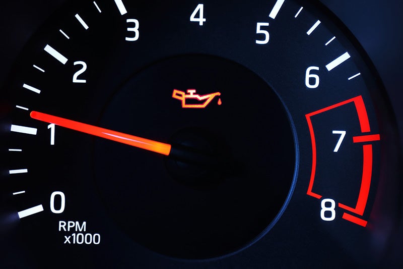 Oil level gauge on dashboard